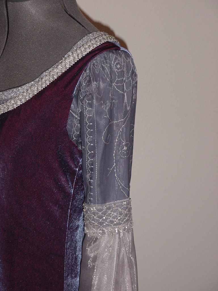 Upper sleeve and trims